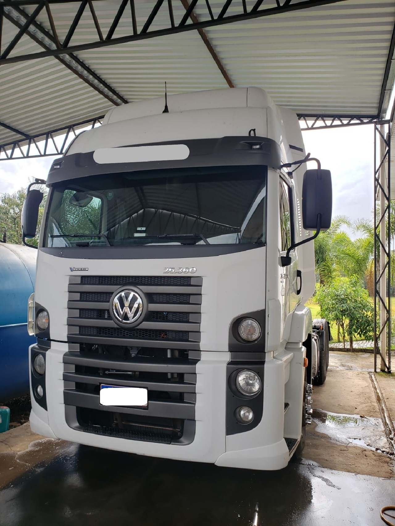 VW 25360 de SC Trucks e Carretas 